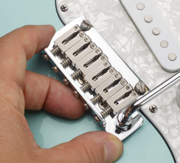 Tremolo a 2 points d'ancrage pour upgrader une stratocaster USA